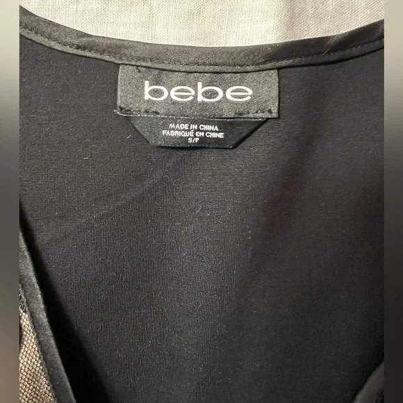 NWOT Bebe Cropped Top w/ Lace Overlay SzS - Picture 4 of 6